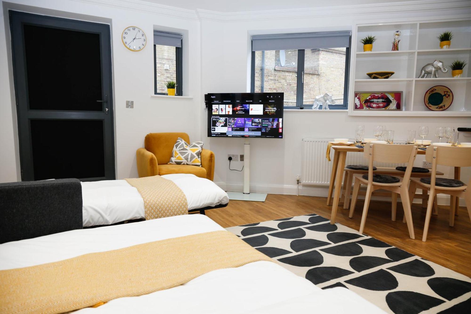 New Luxury Apartments In Central Location Next To Shops, Cafes, Bars & Metro ลอนดอน ภายนอก รูปภาพ