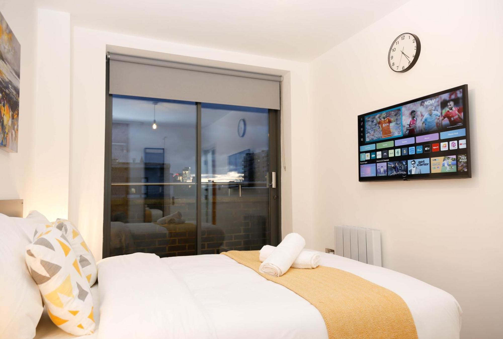 New Luxury Apartments In Central Location Next To Shops, Cafes, Bars & Metro ลอนดอน ภายนอก รูปภาพ